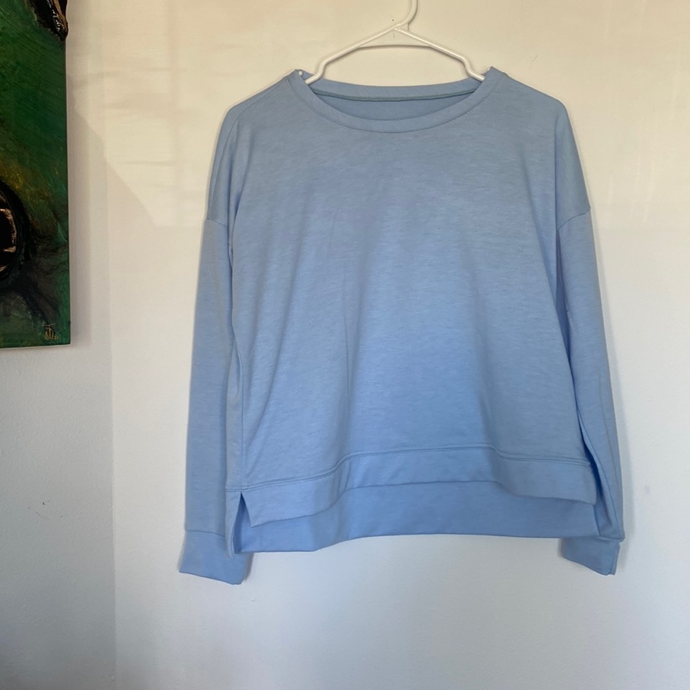 Onzie hot yoga casual cozy light sweater - size S/M